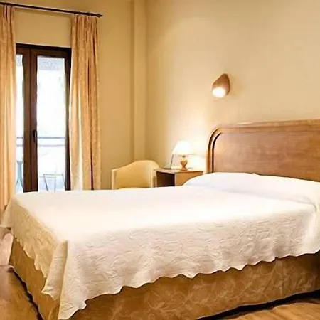 Hotel Cantaros 3*