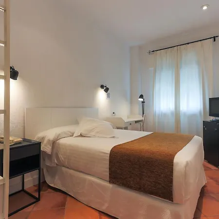 Cantaros Hotel 3*